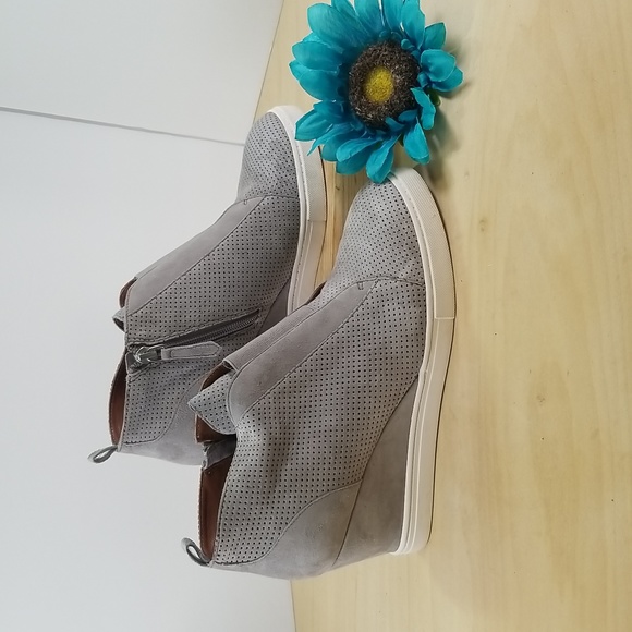 L. Paolo Suede Booties - Picture 4 of 8